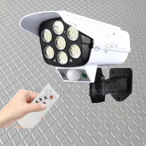 Inbuilt Battery Dummy Fake CCTV Camera Solar Light