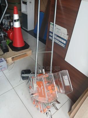 Manual Seed Planter ( Fertiliser +Seed ) - thumbnail 2