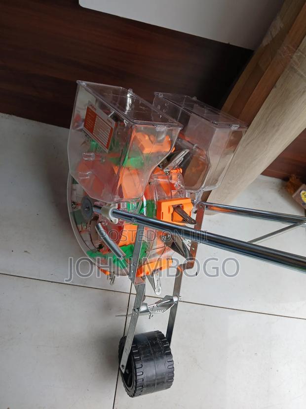 Manual Seed Planter ( Fertiliser +Seed ) - thumbnail 5