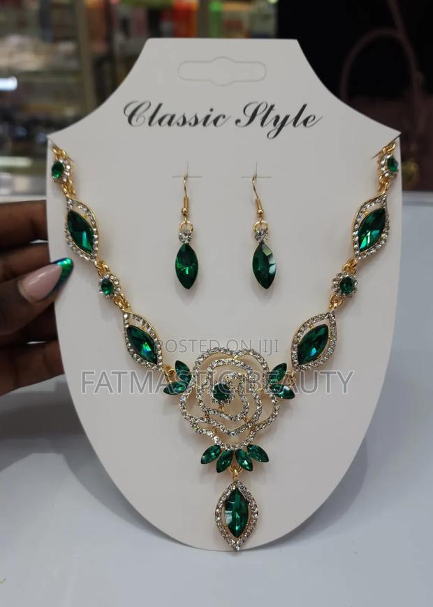 Green Jewellery Set - thumbnail 2