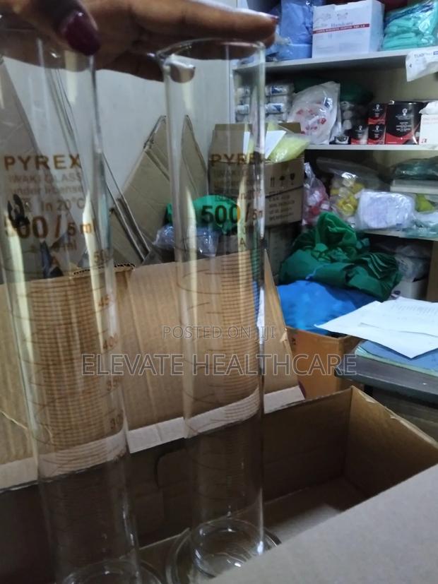 Pyrex Glass Measuring Cylinder 500ml - main view