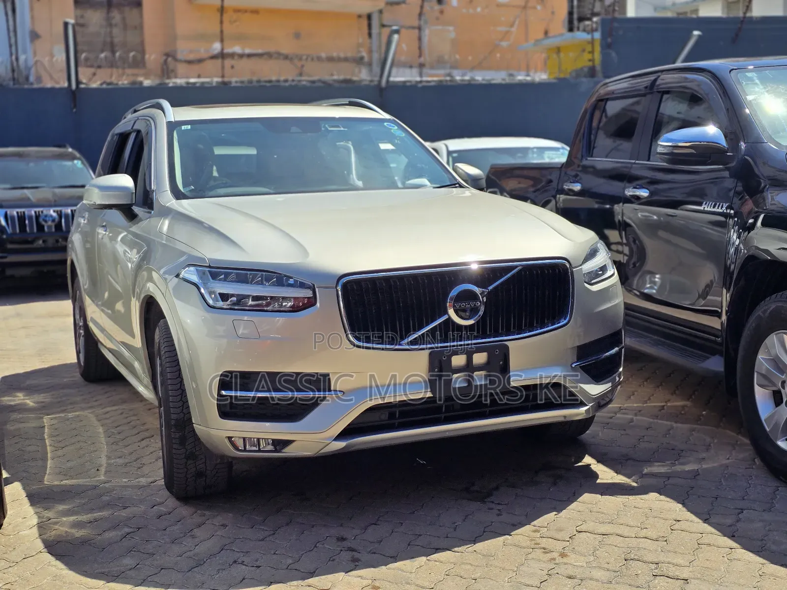 Volvo XC90 T5 R-Design AWD 2018 Gold