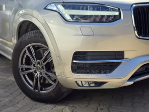 Volvo XC90 T5 R-Design AWD 2018 Gold