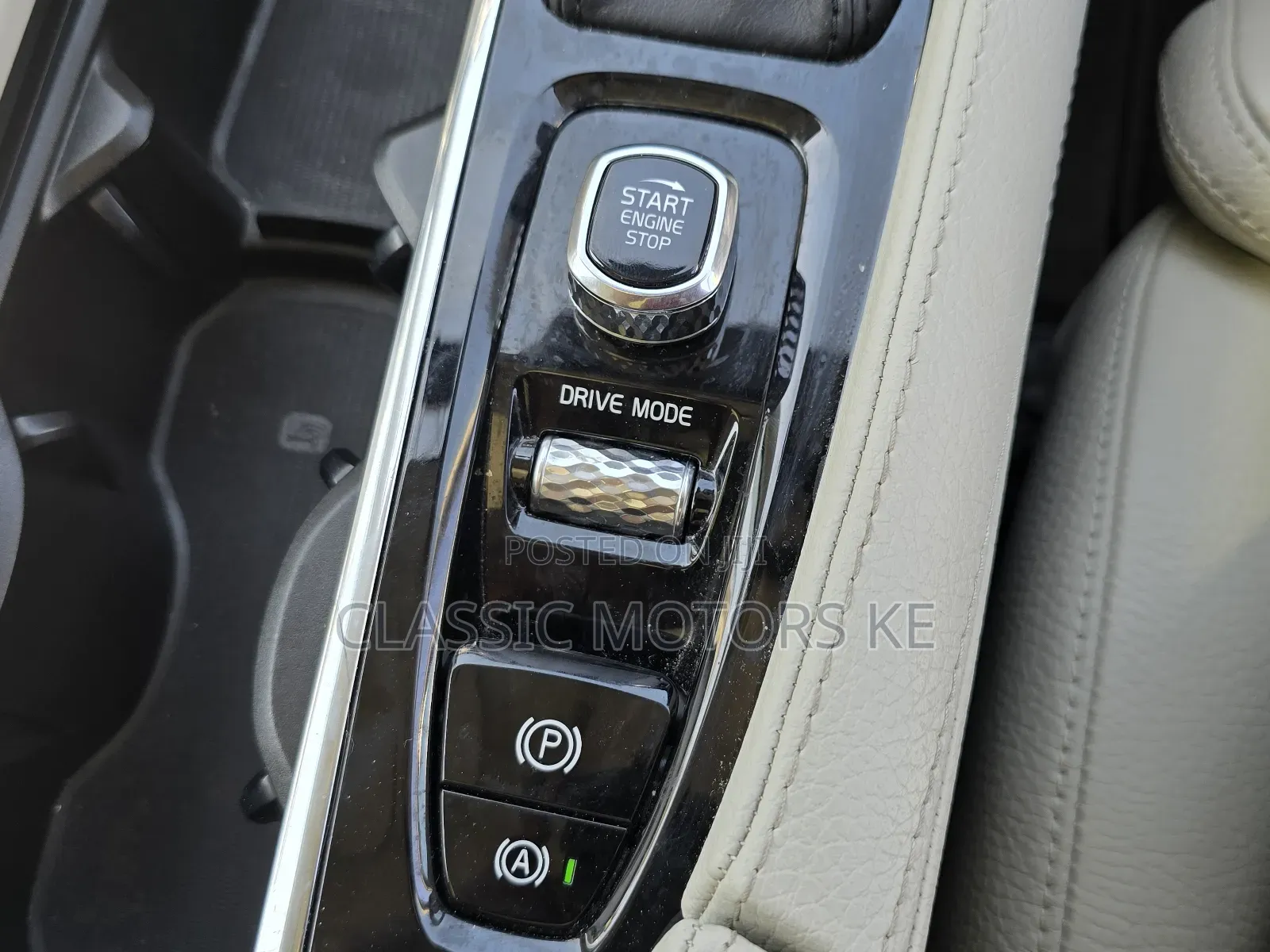 Volvo XC90 T5 R-Design AWD 2018 Gold