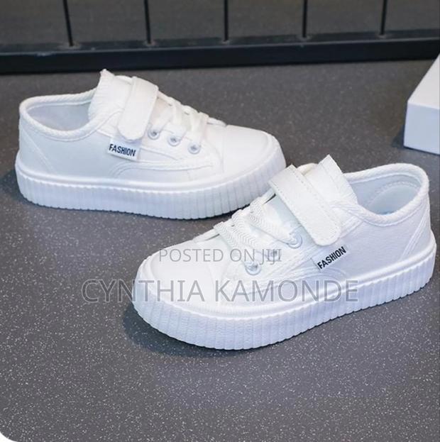 White Shoes Kids - thumbnail 3