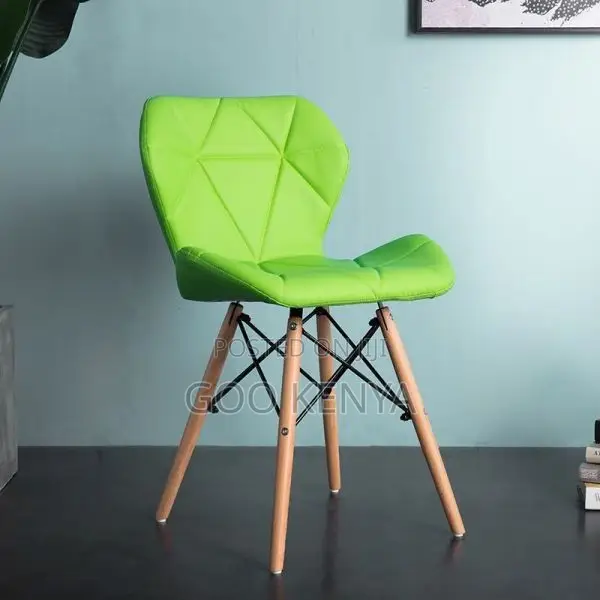 Home Chairs ; Stylish Modern Eames Dining Chair