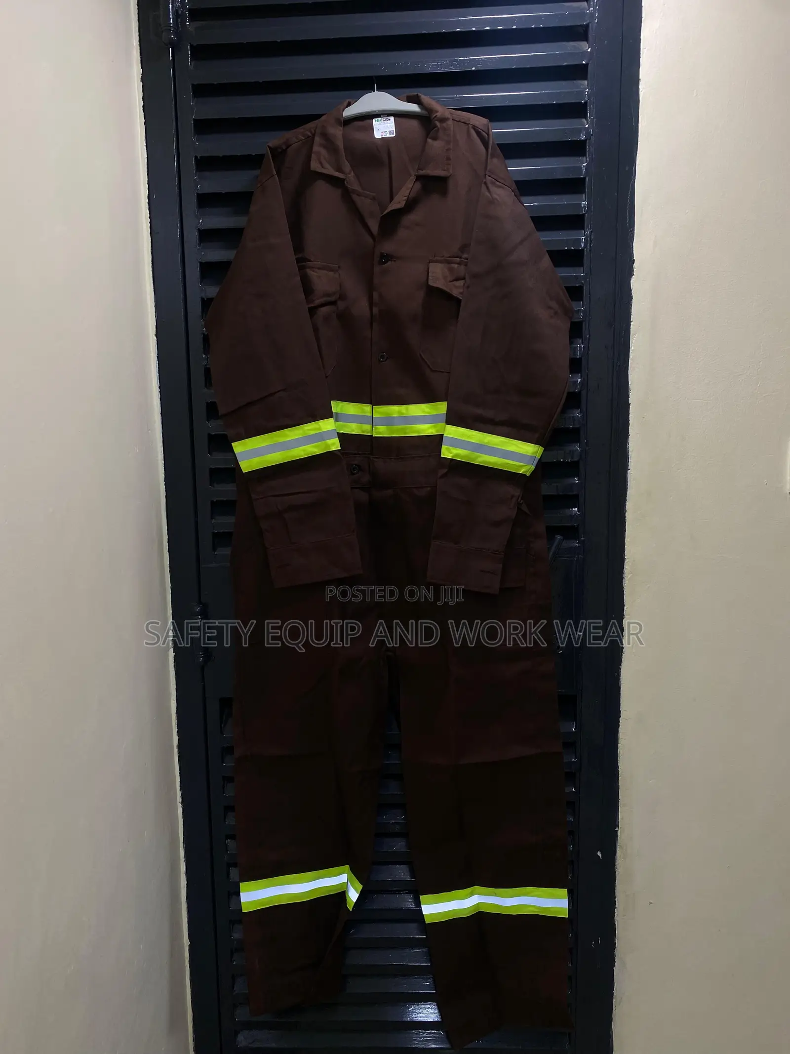 Reflective Overall For Night Shift Workers.