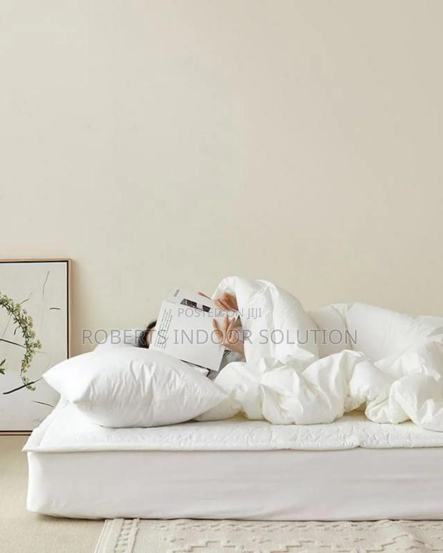 Out-and-Out Binded Duvets Sets for Airbnb and Homes