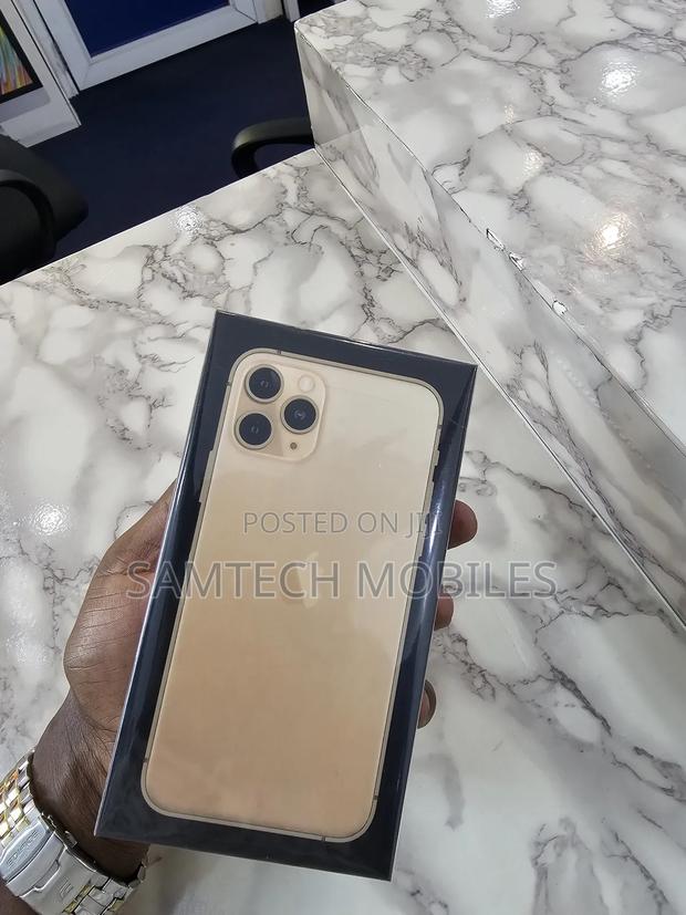 New Apple iPhone 11 Pro 256 GB Gold - main view