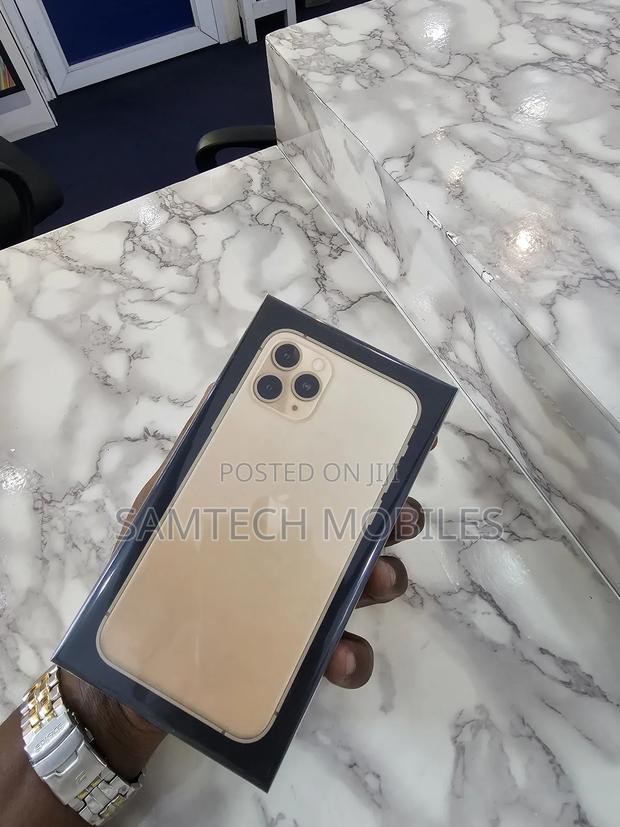 New Apple iPhone 11 Pro 256 GB Gold - thumbnail 3
