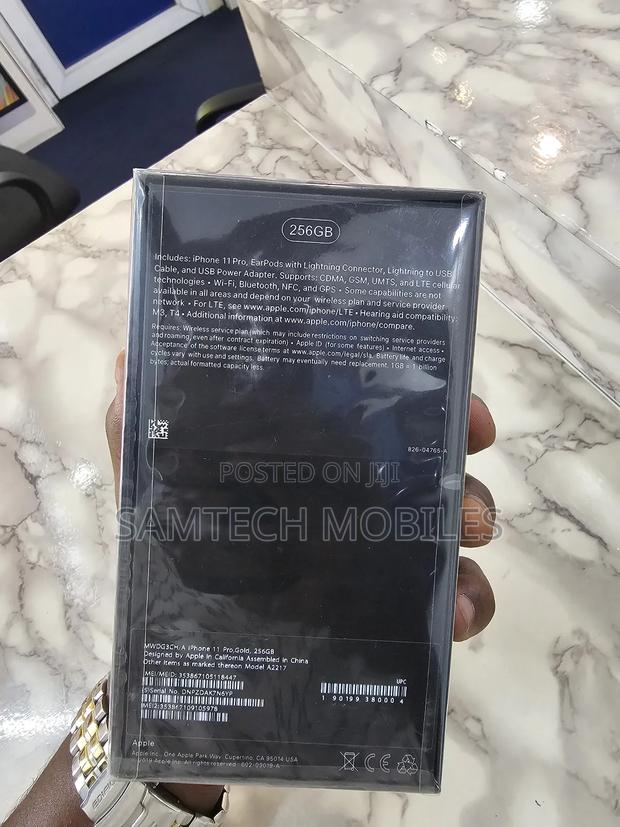 New Apple iPhone 11 Pro 256 GB Gold - thumbnail 4