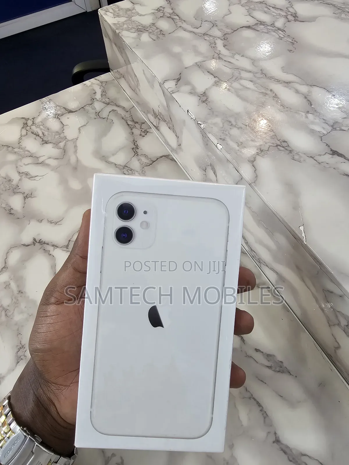 New Apple iPhone 11 128 GB White