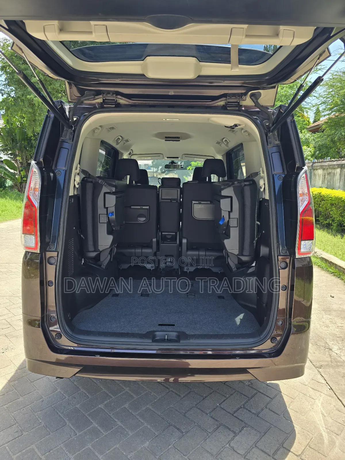 Nissan Serena 2018 Purple