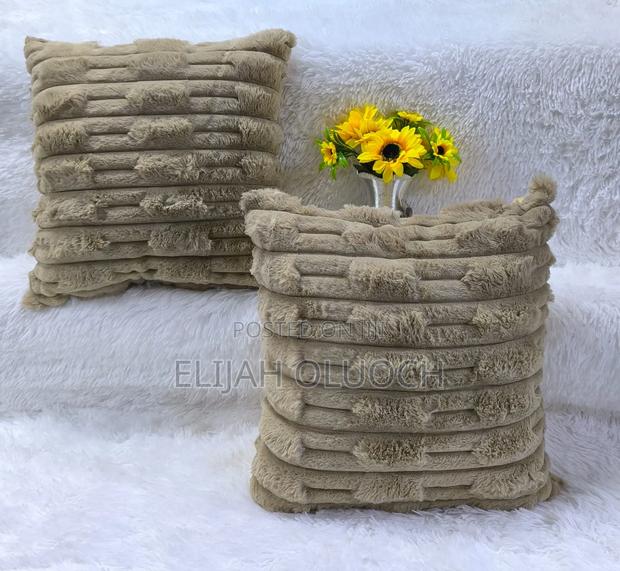 Rabbit Fux Fur Covers
Brown - main view