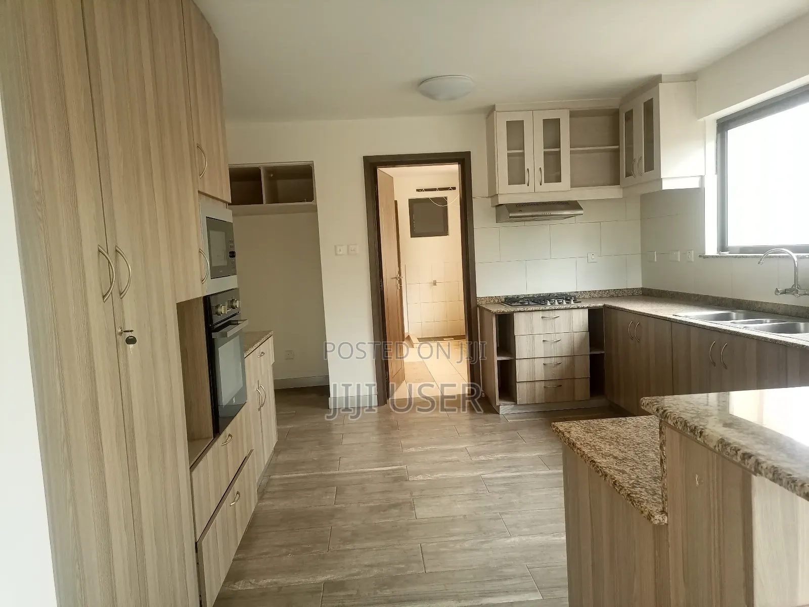 3bdrm Apartment in Parklands for rent