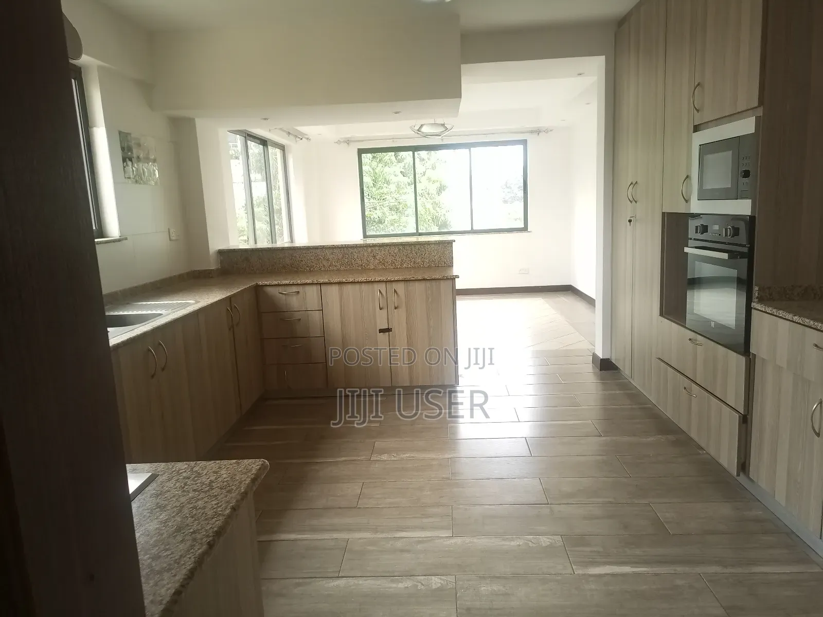 3bdrm Apartment in Parklands for rent