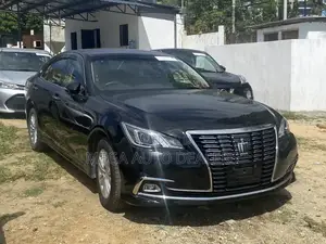 Toyota Crown 2018 Black