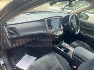 Toyota Crown 2018 Black