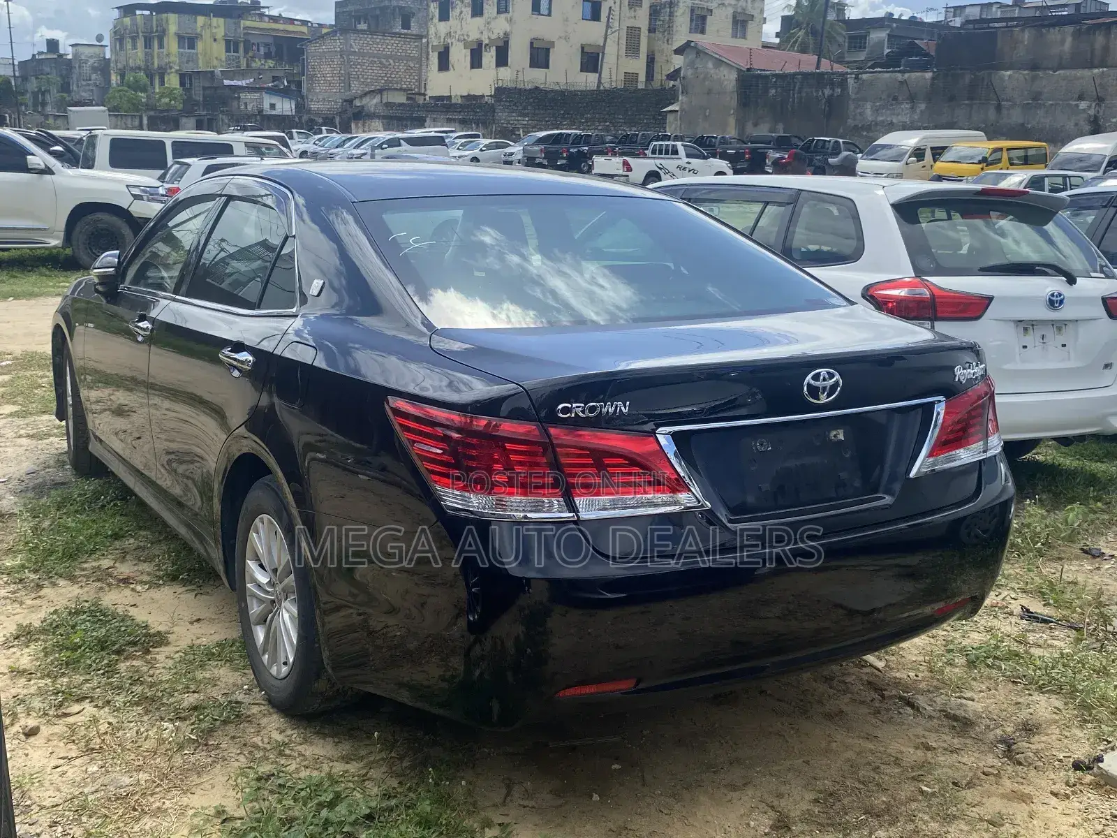 Toyota Crown 2018 Black