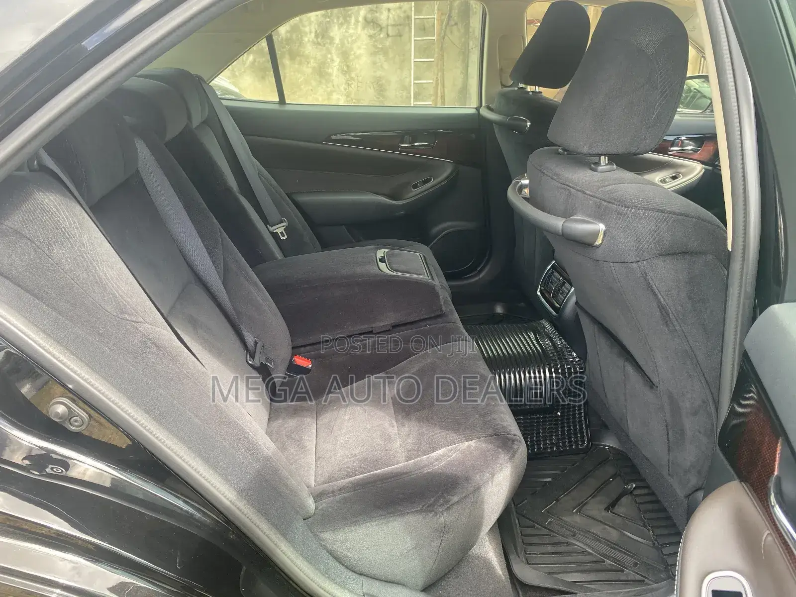 Toyota Crown 2018 Black