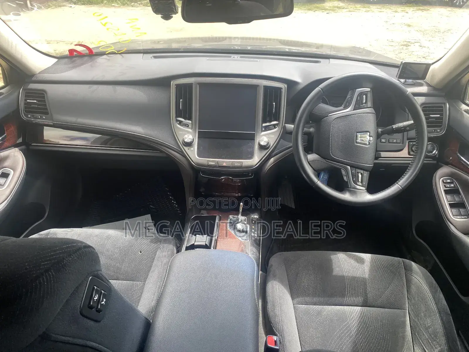 Toyota Crown 2018 Black