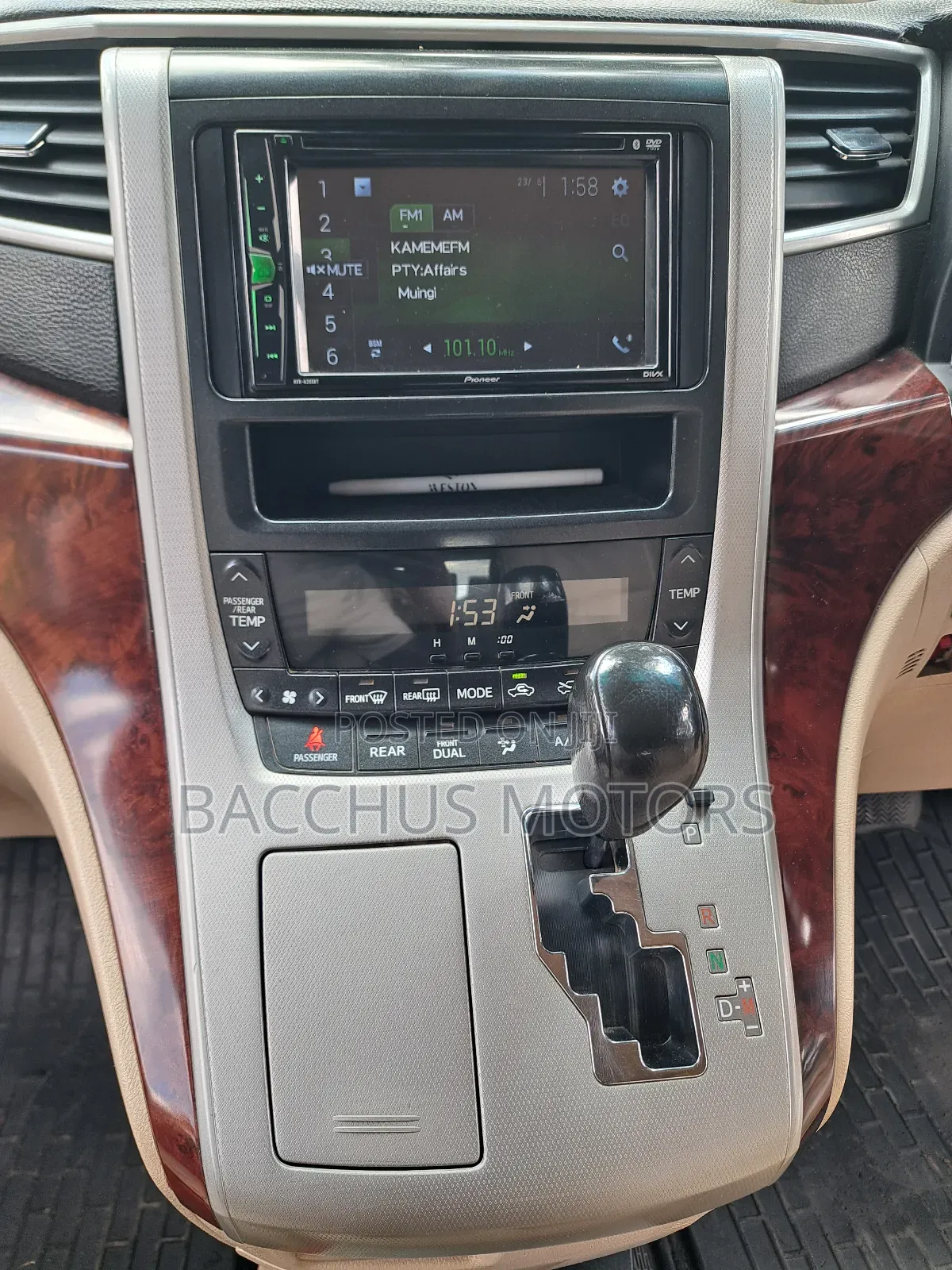Toyota Alphard 2008 Silver