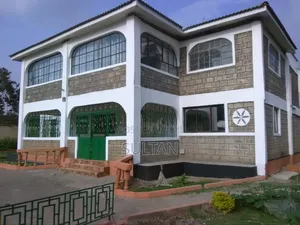 6bdrm Bungalow in Sikata, Khalaba (Kanduyi) for sale