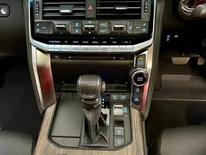Toyota Land Cruiser 2024 Off white