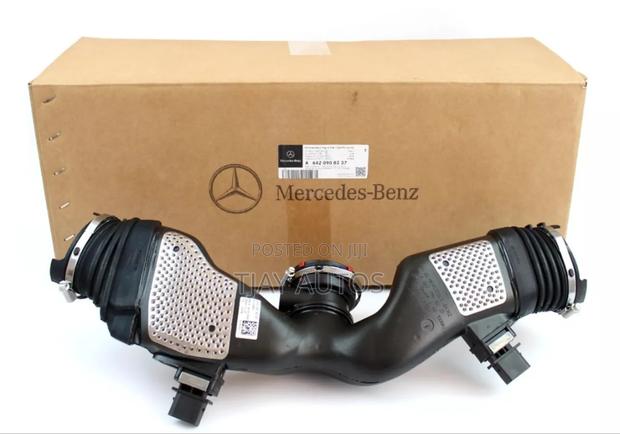  Engine Air Duct W/ Mass Sensor for Mercedes Om642