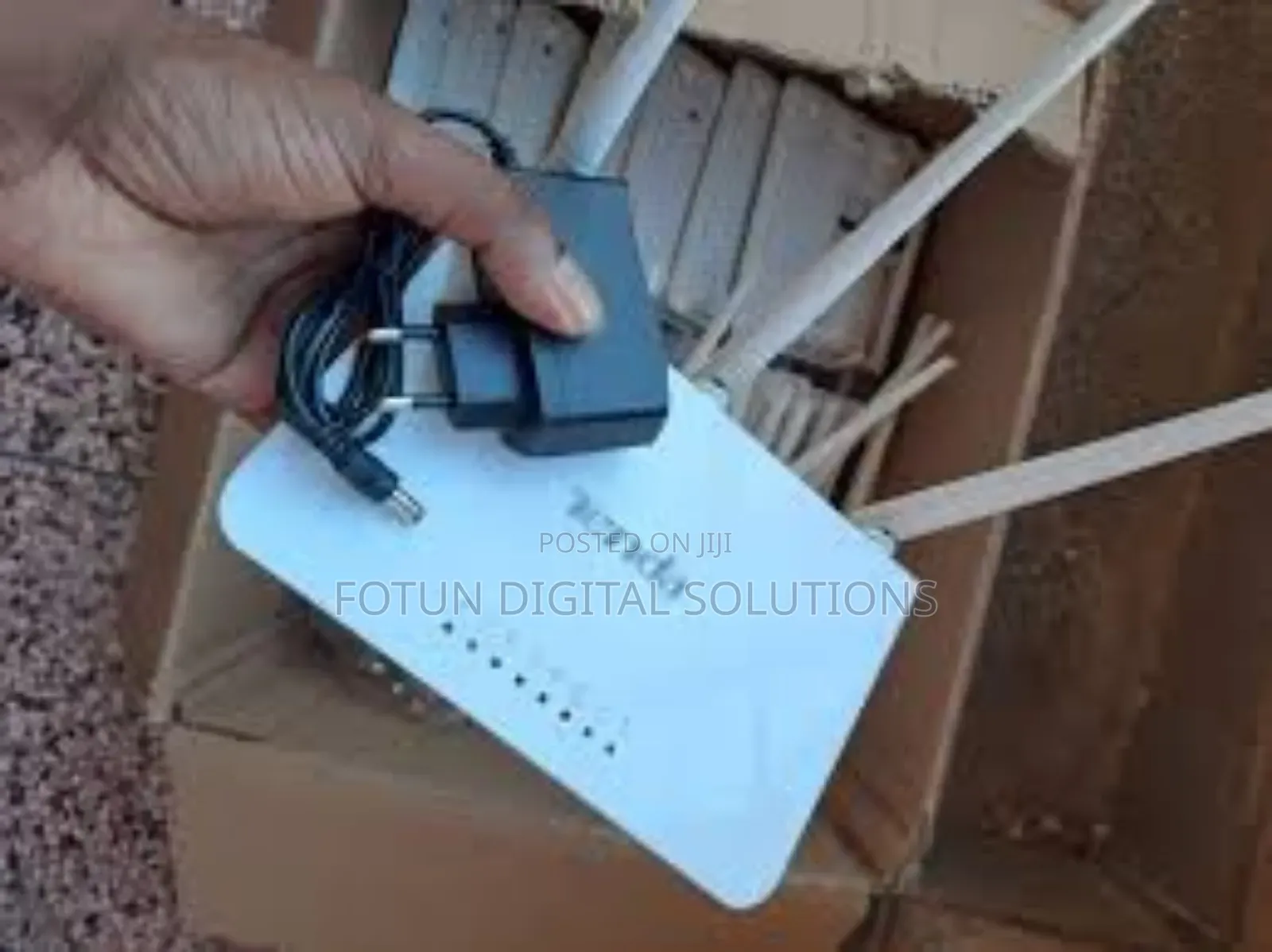 Ex-Uk Tenda Router – Budget-Friendly With Strong Signal