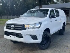 Toyota Hilux SR 4x4 2017 White