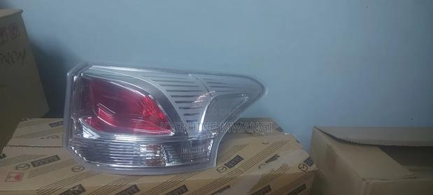 Mitsubishi Outlander 2010 Model Tailights