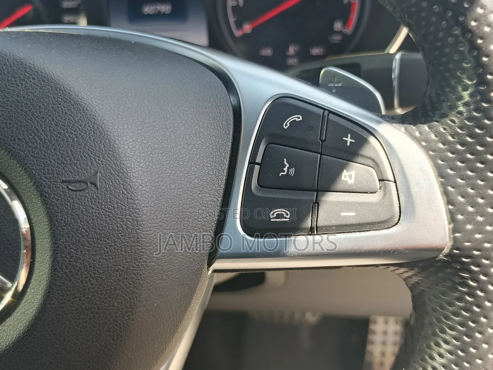 Mercedes-Benz GLC-Class 2019 White