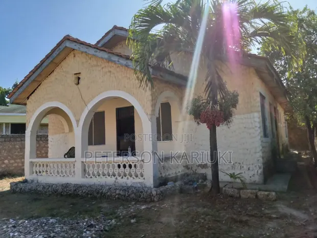 3bdrm Bungalow in Kiembeni for sale