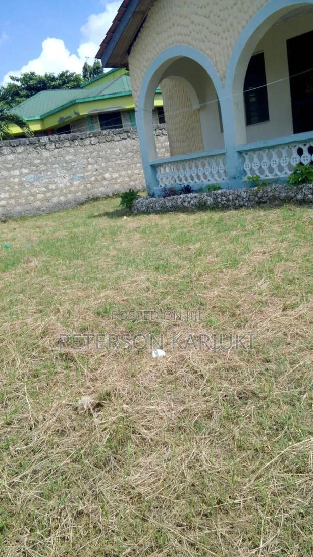 3bdrm Bungalow in Kiembeni for sale - thumbnail 3