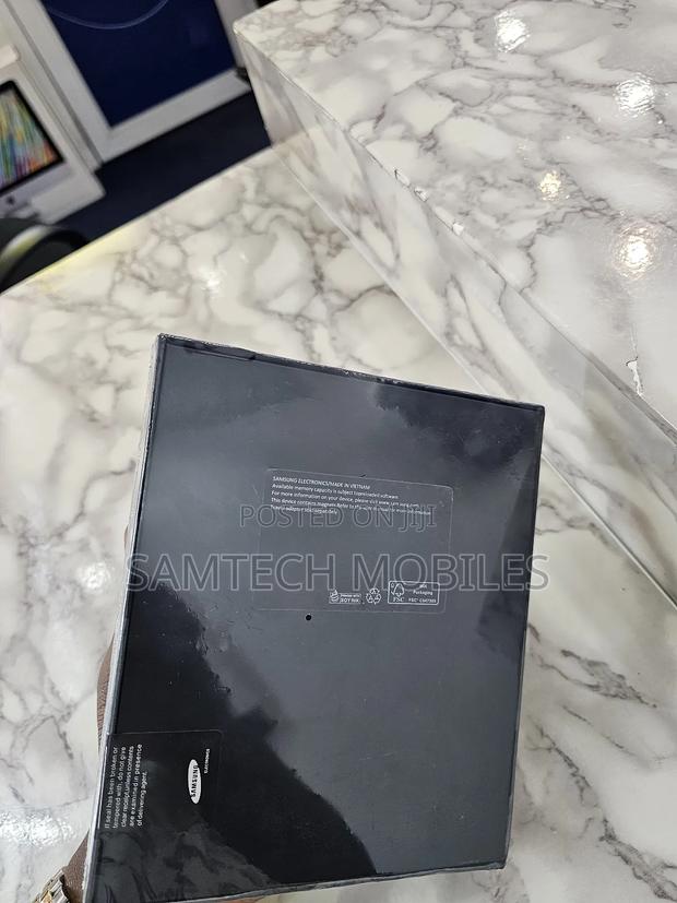 New Samsung Galaxy Z Fold4 512 GB Black - thumbnail 4