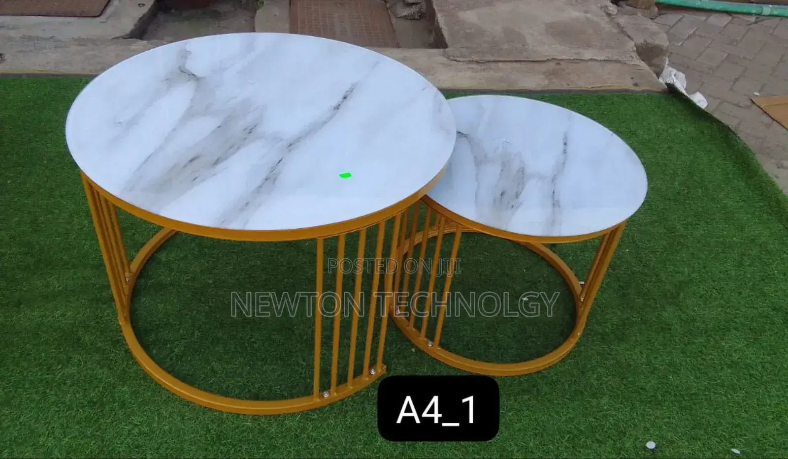 Round Glass Top Nesting Coffee Table With Gold Leg