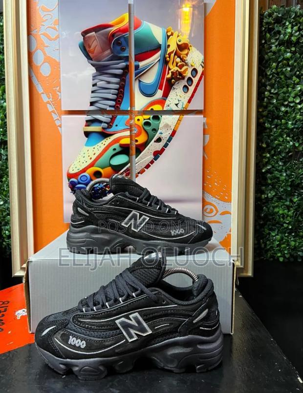 Black Quality New Balance 1000 - main view