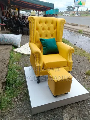 Pedicure Yellow Seat, Pouf, Pillow and Podium 
