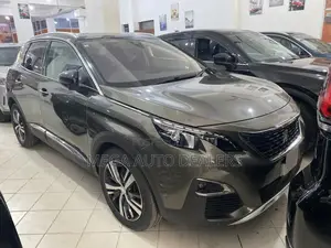 Peugeot 3008 2018 Green