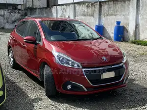 Peugeot 208 2018 Red