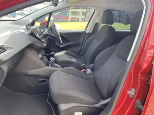 Peugeot 208 2018 Red
