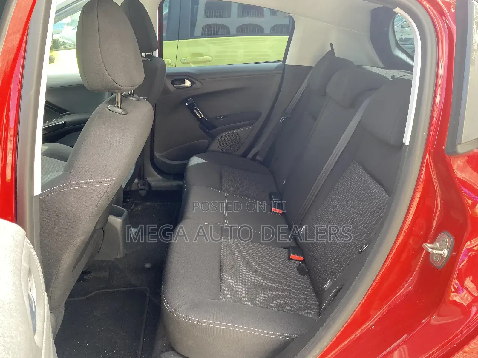 Peugeot 208 2018 Red