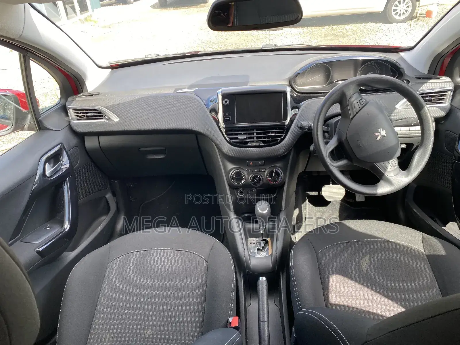 Peugeot 208 2018 Red