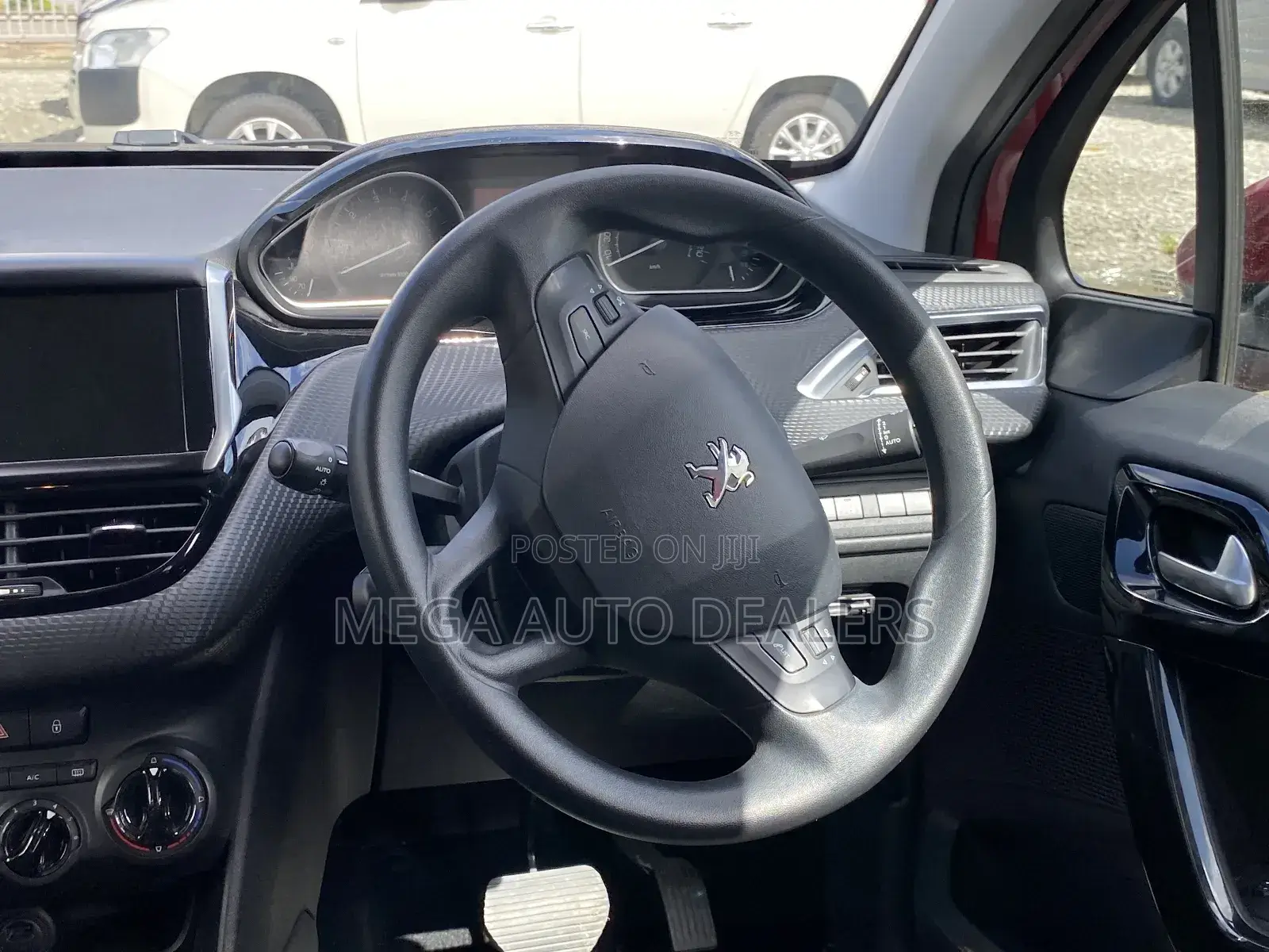 Peugeot 208 2018 Red