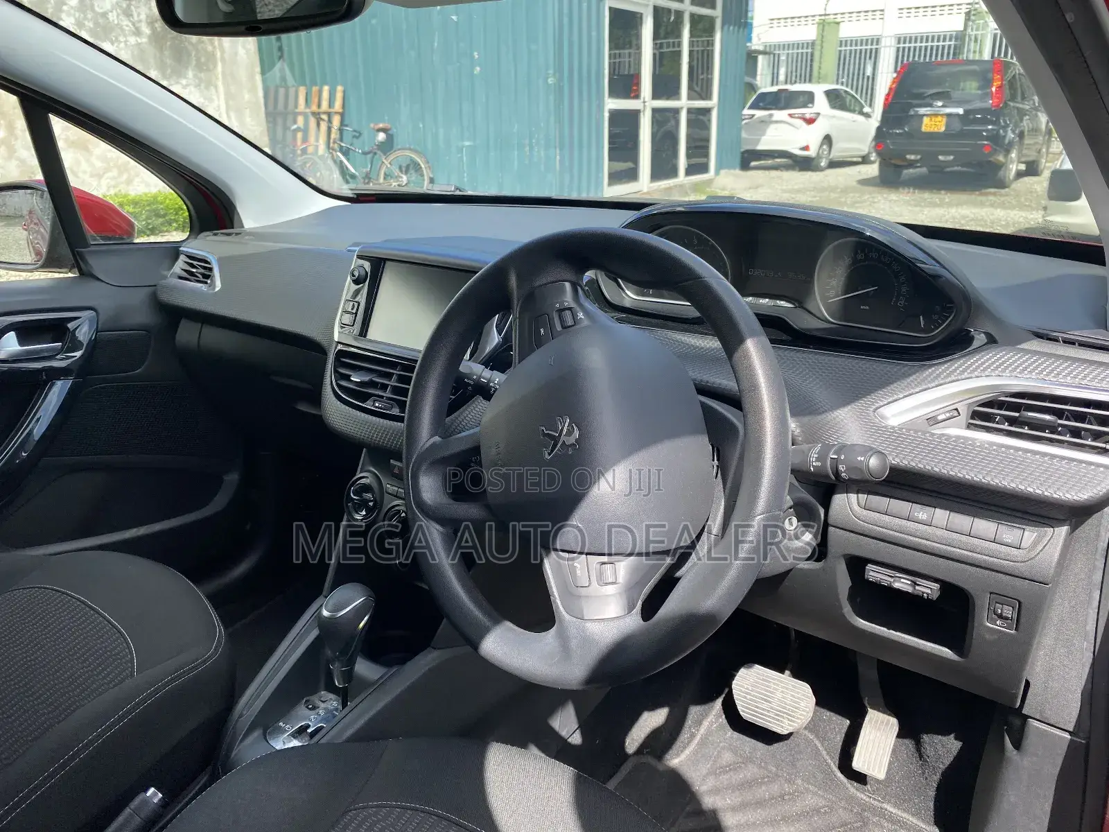 Peugeot 208 2018 Red