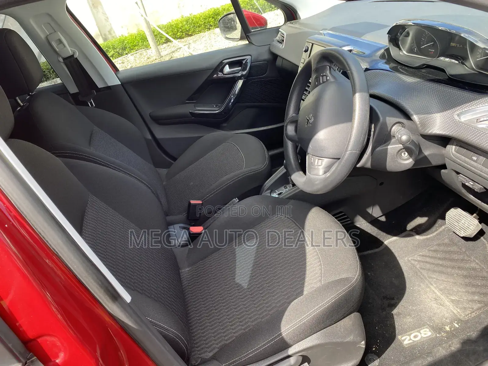 Peugeot 208 2018 Red
