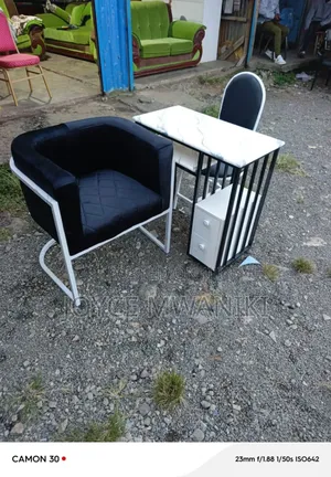 2 Manicure Seats, White and Black, ,