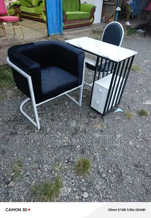 2 Manicure Seats, White and Black, ,
