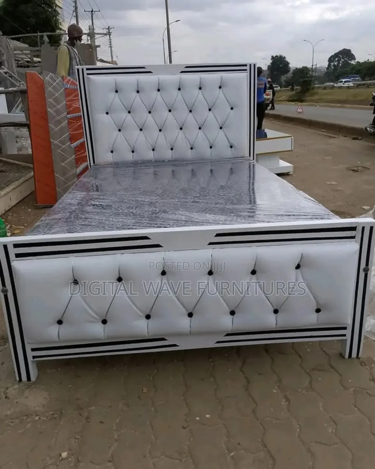 White Chester Bed 4 by 6